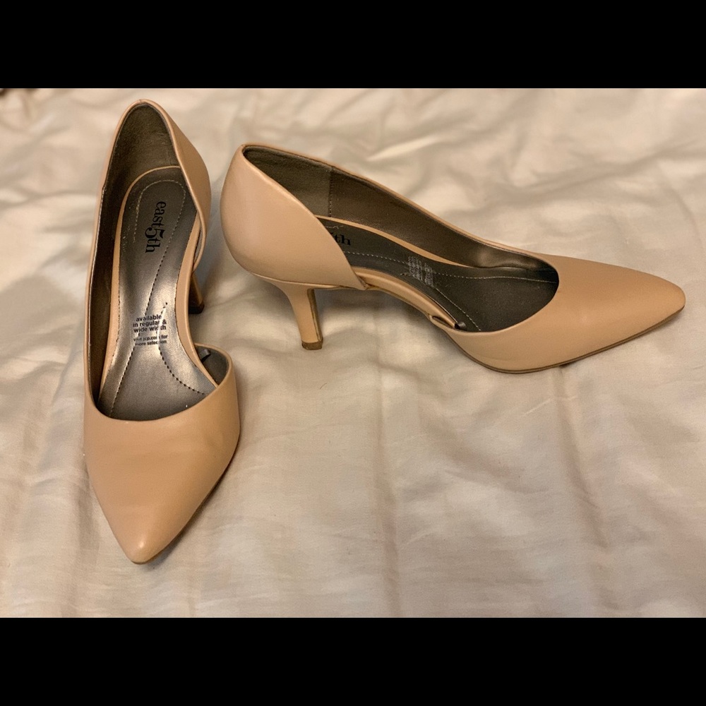 Shoes low heel , super comfortable!